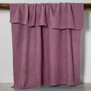 Opalhouse Medallion Stitch Quilt